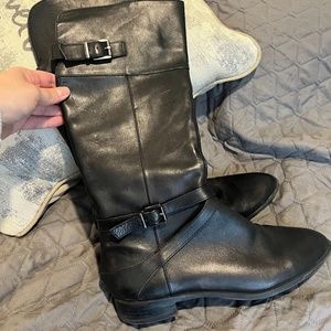 Ladies Saxs Fifth Avenue leather Boots size 8